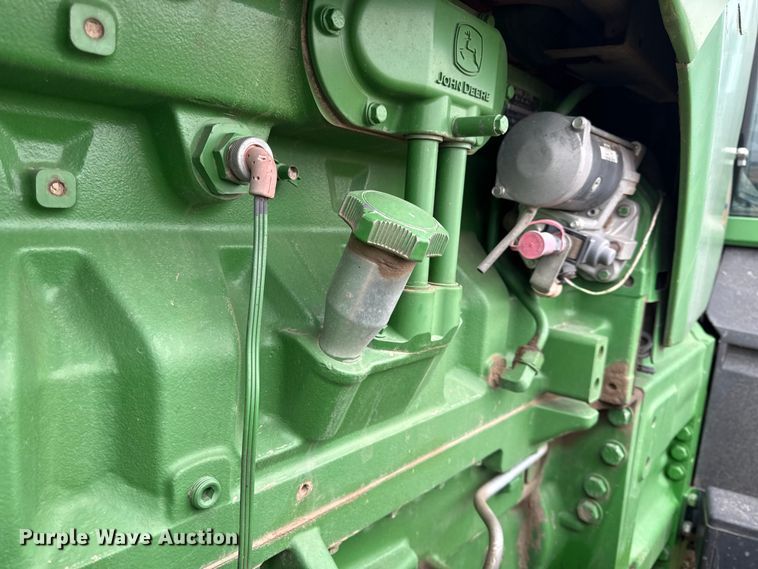 image for item EN0204 2002 John Deere 8420 MFWD tractor