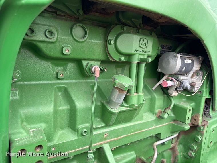 image for item EN0204 2002 John Deere 8420 MFWD tractor