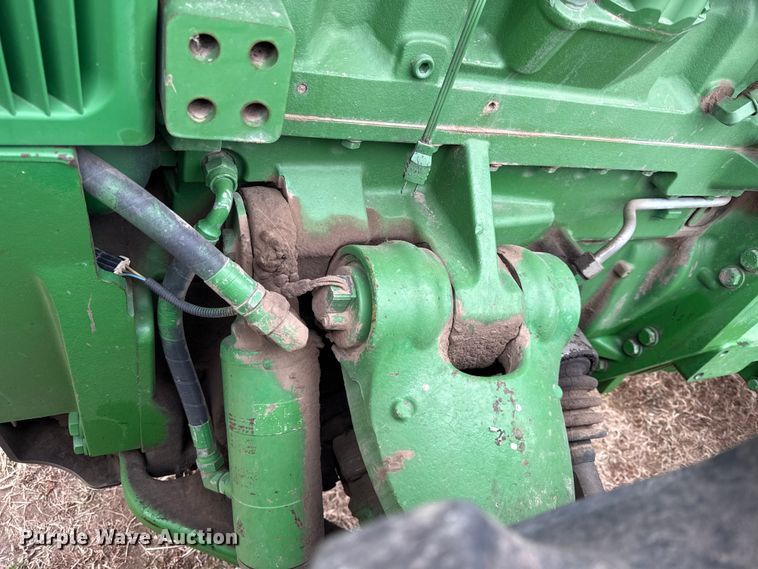 image for item EN0204 2002 John Deere 8420 MFWD tractor
