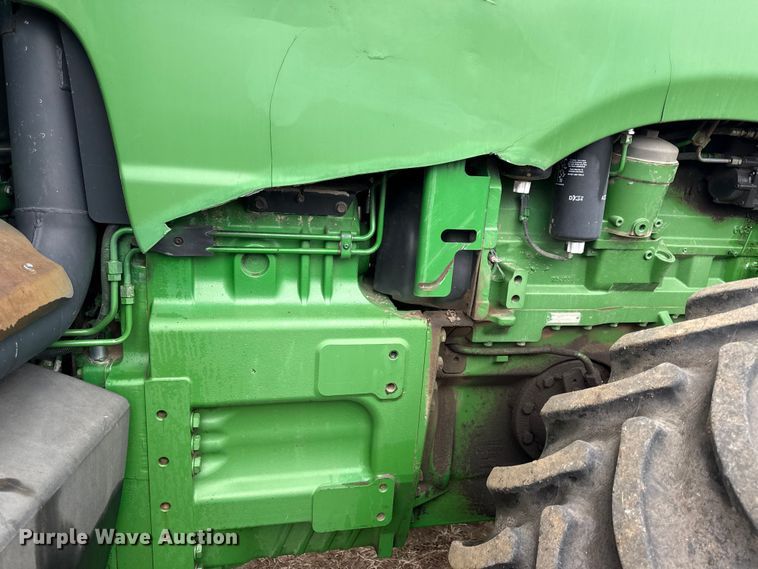 image for item EN0204 2002 John Deere 8420 MFWD tractor