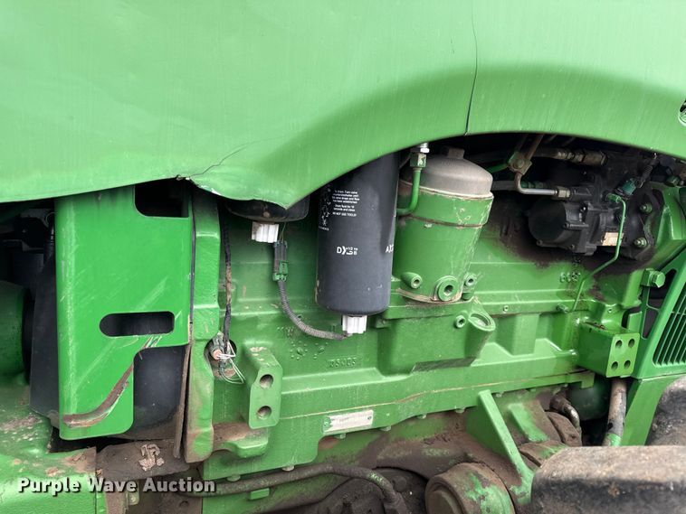 image for item EN0204 2002 John Deere 8420 MFWD tractor