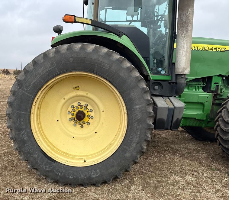 image for item EN0204 2002 John Deere 8420 MFWD tractor