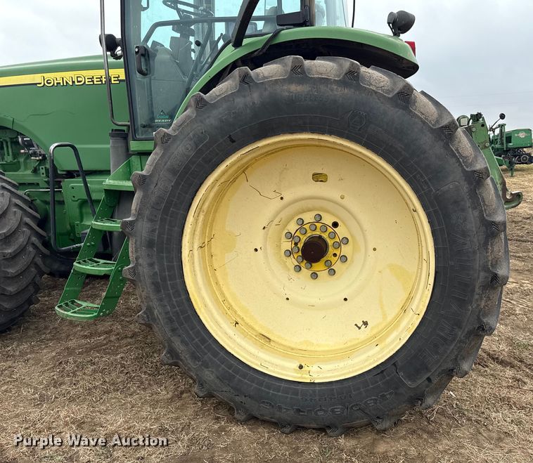 image for item EN0204 2002 John Deere 8420 MFWD tractor