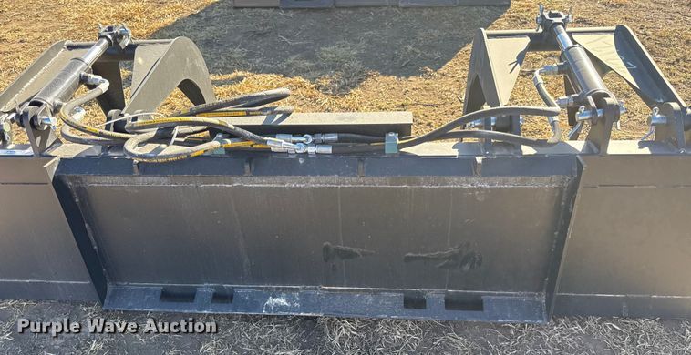 image for item EN0227 Pabreak skid steer grapple bucket