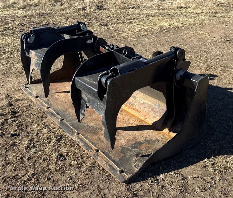 image for item EN0229 Skid steer grapple bucket