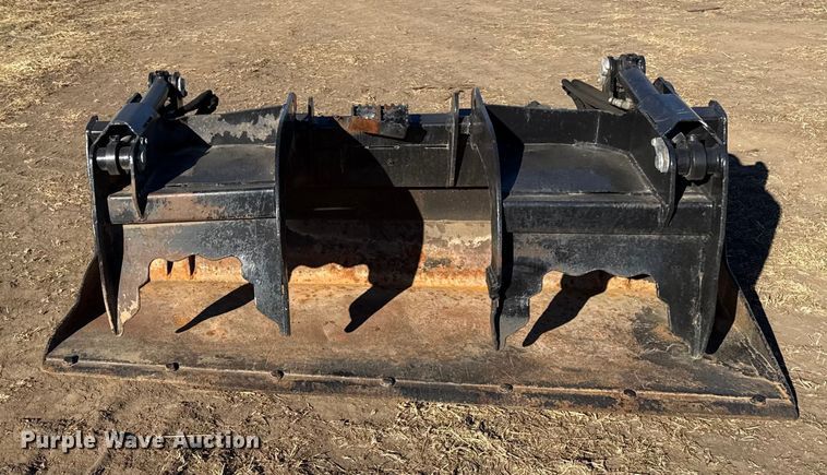 image for item EN0229 Skid steer grapple bucket