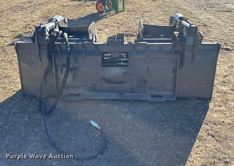 image for item EN0229 Skid steer grapple bucket