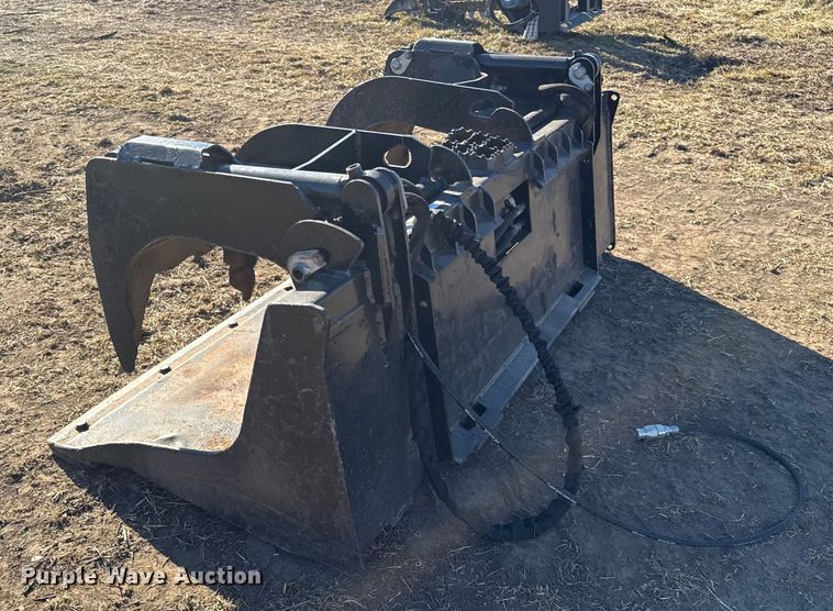 image for item EN0229 Skid steer grapple bucket