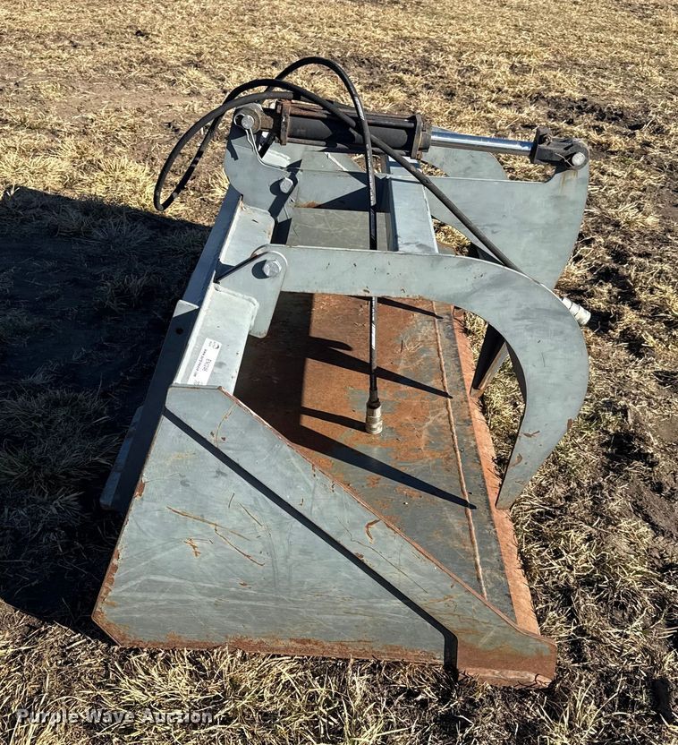 image for item EN0246 Skid steer grapple bucket