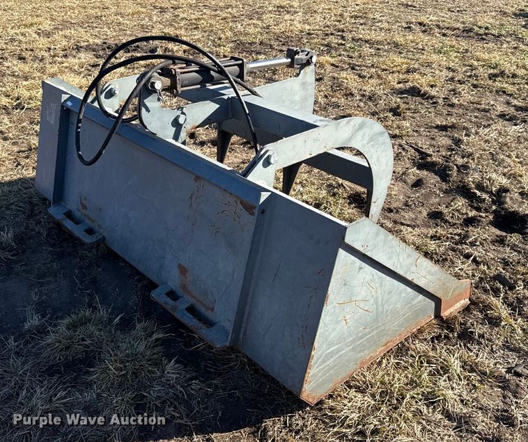 image for item EN0246 Skid steer grapple bucket
