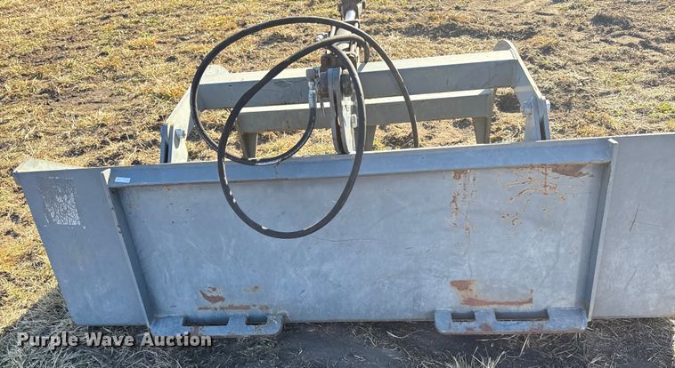 image for item EN0246 Skid steer grapple bucket