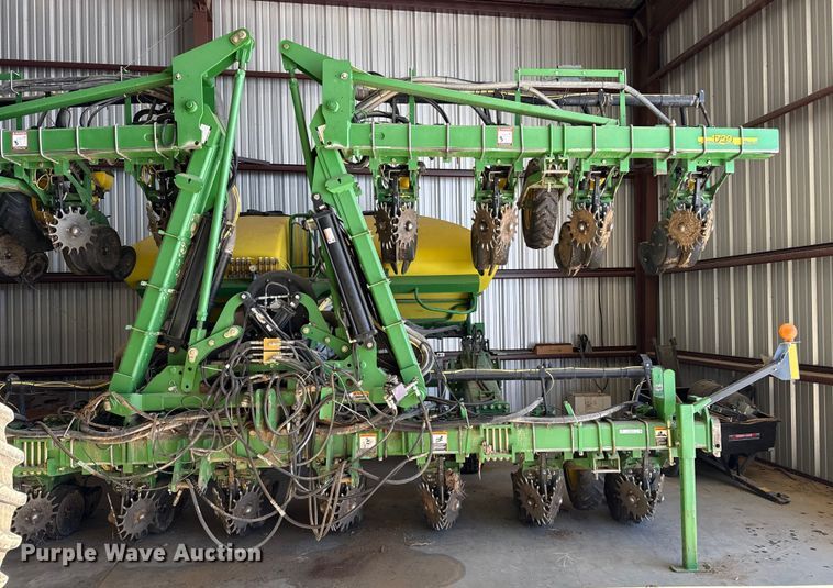 image for item EP2771 John Deere 1720 planter