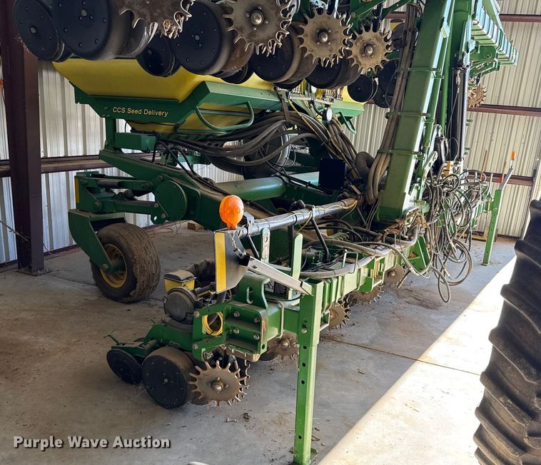 image for item EP2771 John Deere 1720 planter