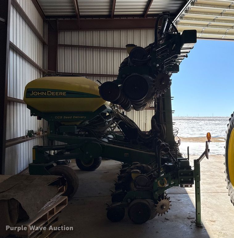 image for item EP2771 John Deere 1720 planter