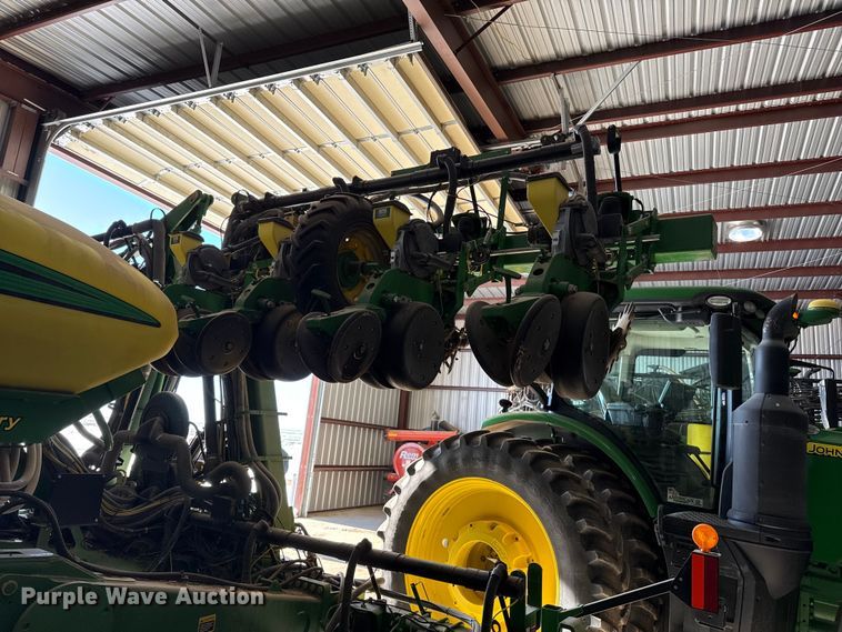 image for item EP2771 John Deere 1720 planter