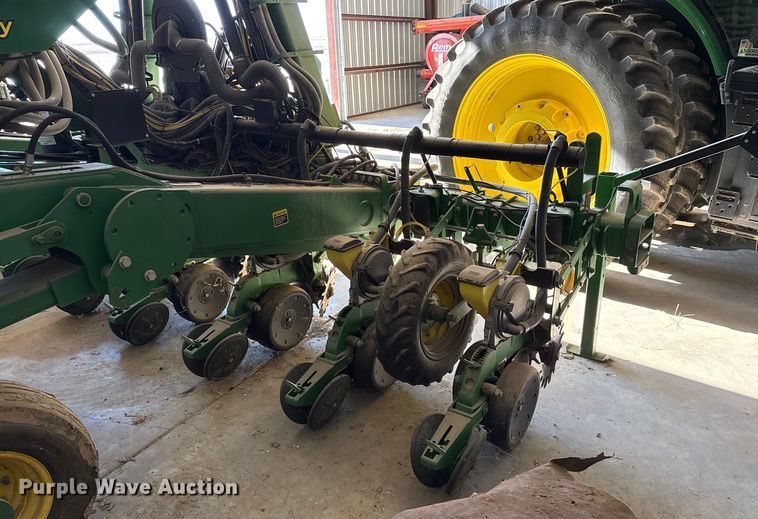 image for item EP2771 John Deere 1720 planter