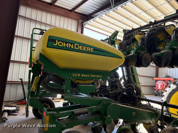 image for item EP2771 John Deere 1720 planter