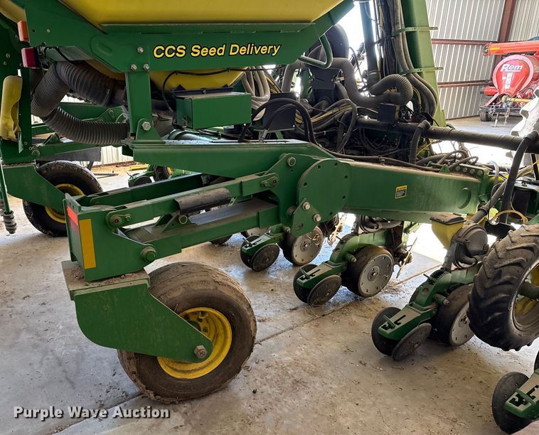 image for item EP2771 John Deere 1720 planter