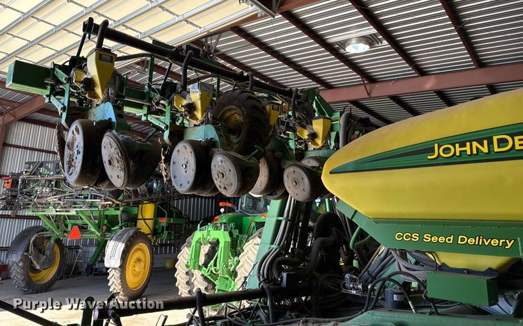 image for item EP2771 John Deere 1720 planter