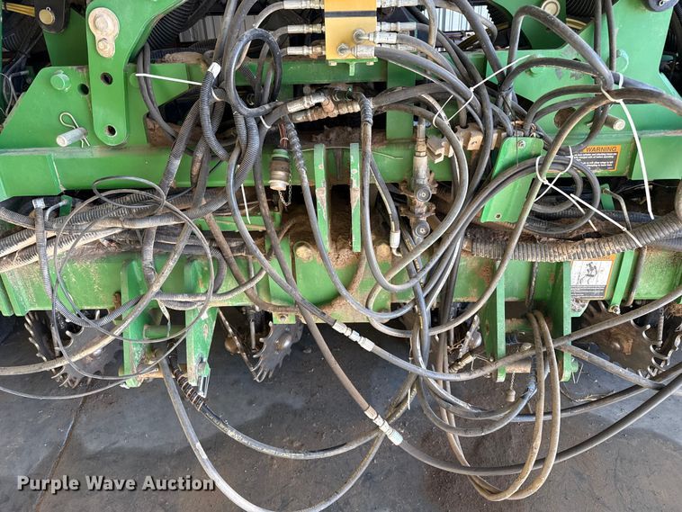 image for item EP2771 John Deere 1720 planter
