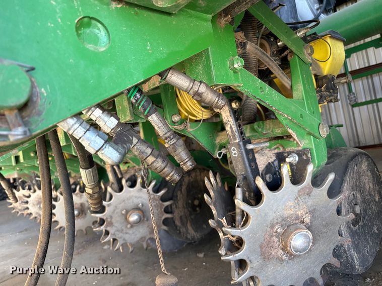 image for item EP2771 John Deere 1720 planter