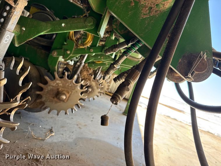 image for item EP2771 John Deere 1720 planter