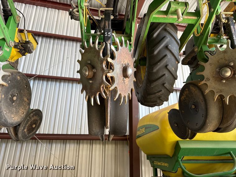 image for item EP2771 John Deere 1720 planter