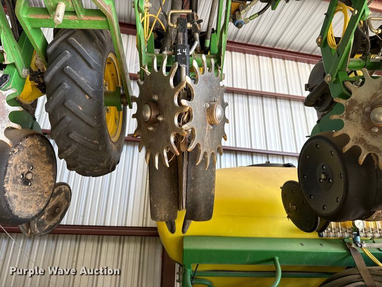 image for item EP2771 John Deere 1720 planter