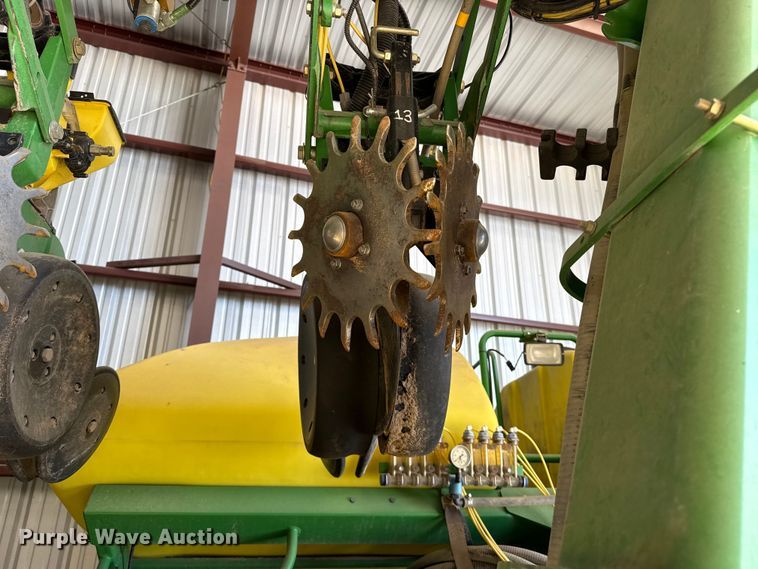 image for item EP2771 John Deere 1720 planter