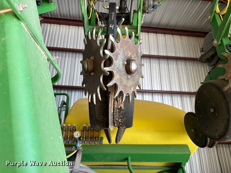 image for item EP2771 John Deere 1720 planter
