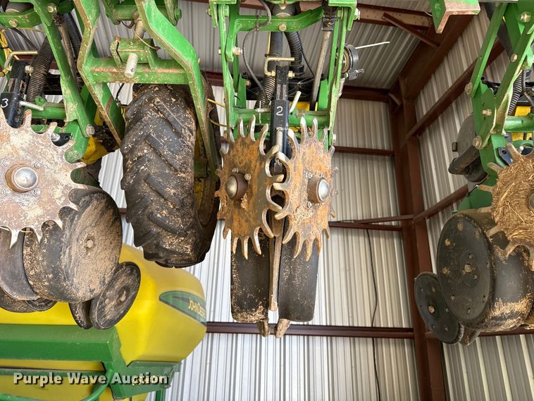 image for item EP2771 John Deere 1720 planter