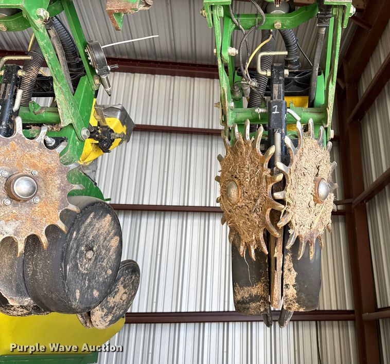 image for item EP2771 John Deere 1720 planter