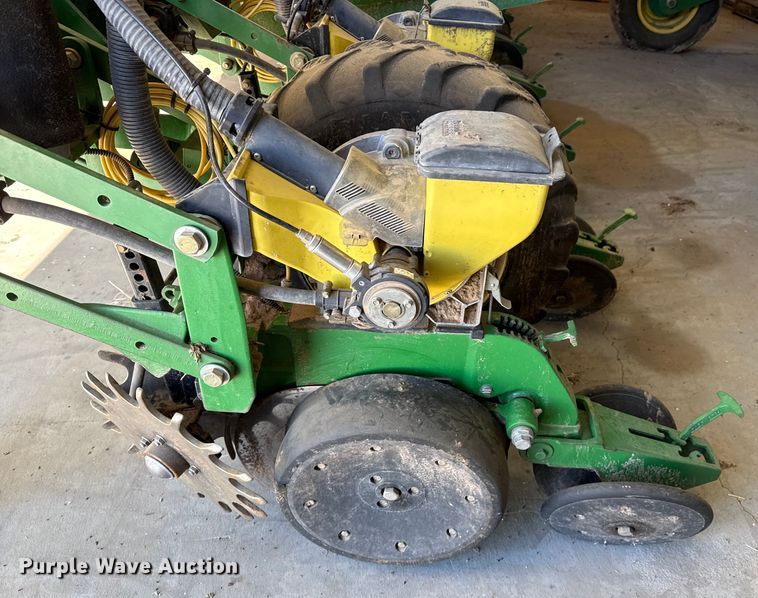 image for item EP2771 John Deere 1720 planter