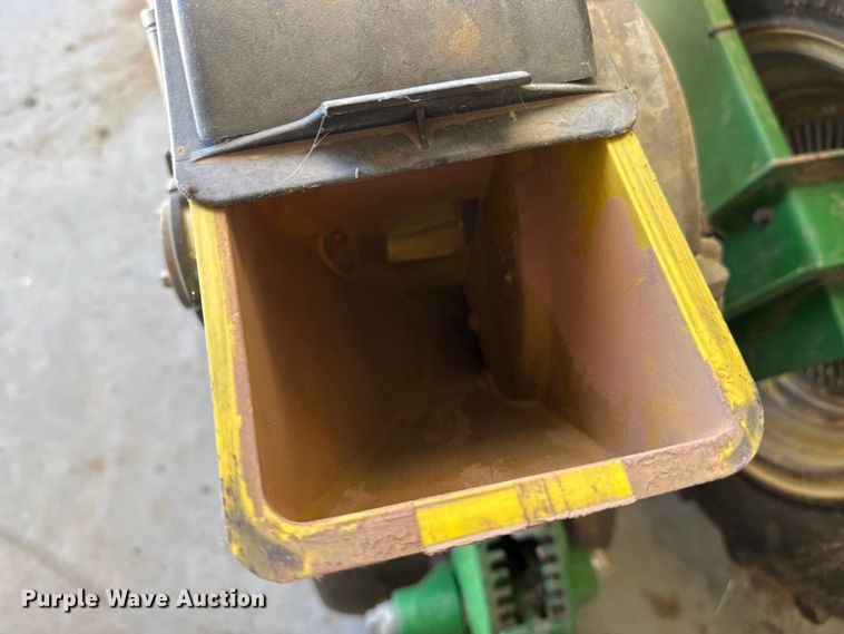 image for item EP2771 John Deere 1720 planter