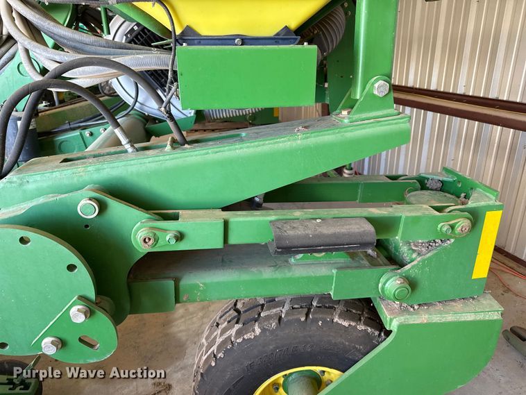 image for item EP2771 John Deere 1720 planter