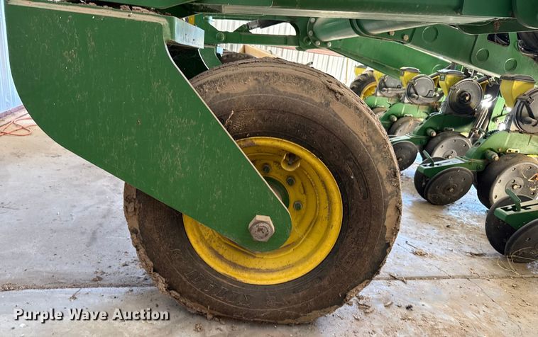image for item EP2771 John Deere 1720 planter
