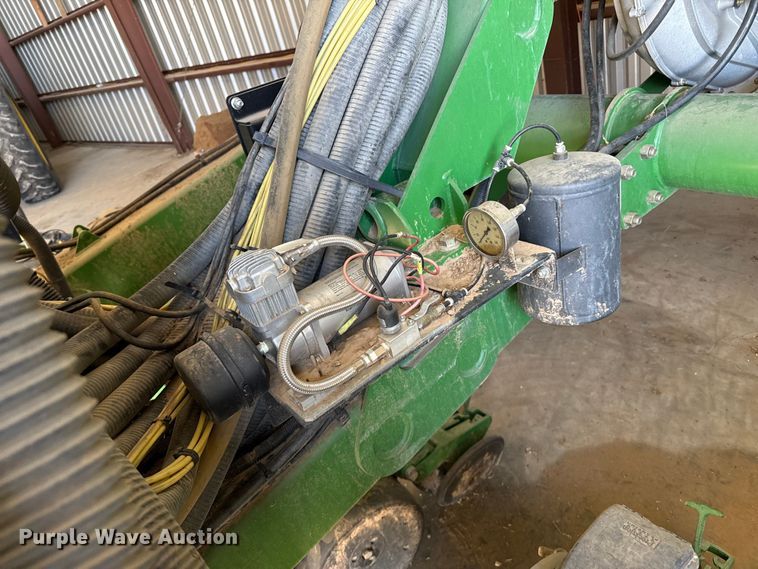 image for item EP2771 John Deere 1720 planter