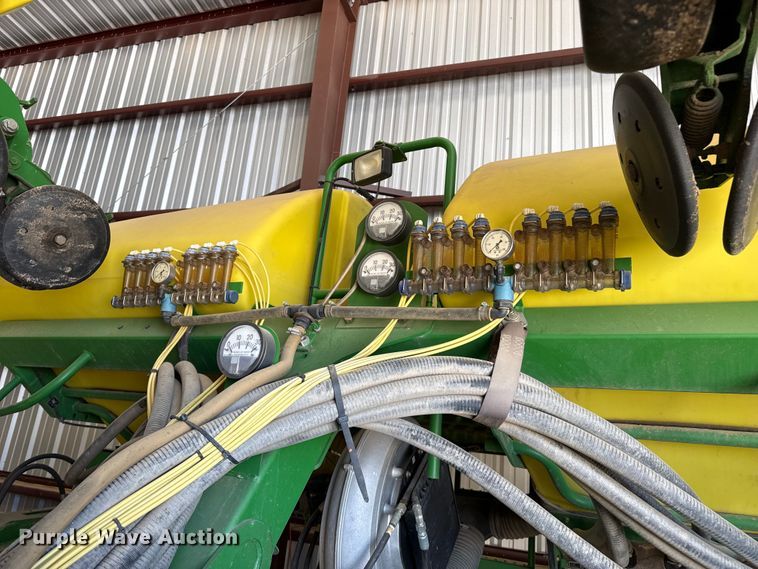 image for item EP2771 John Deere 1720 planter