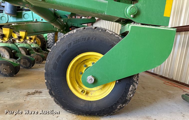 image for item EP2771 John Deere 1720 planter
