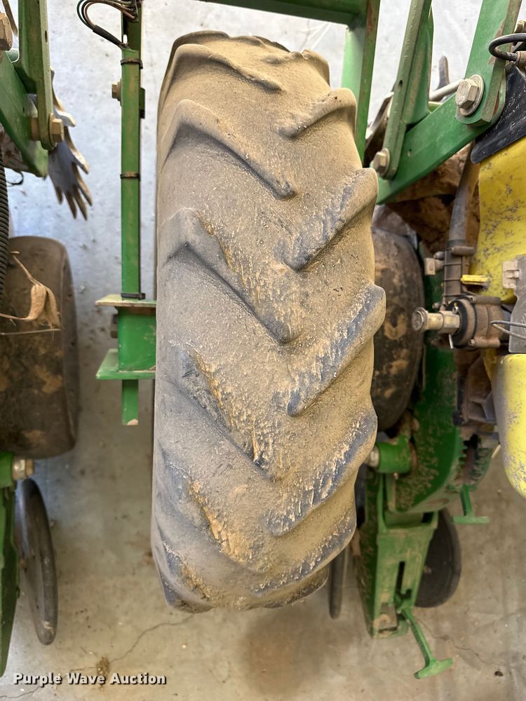 image for item EP2771 John Deere 1720 planter