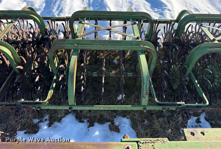 image for item EP2806 John Deere rotary hoe