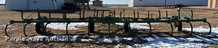 image for item EP2808 John Deere 200F chisel