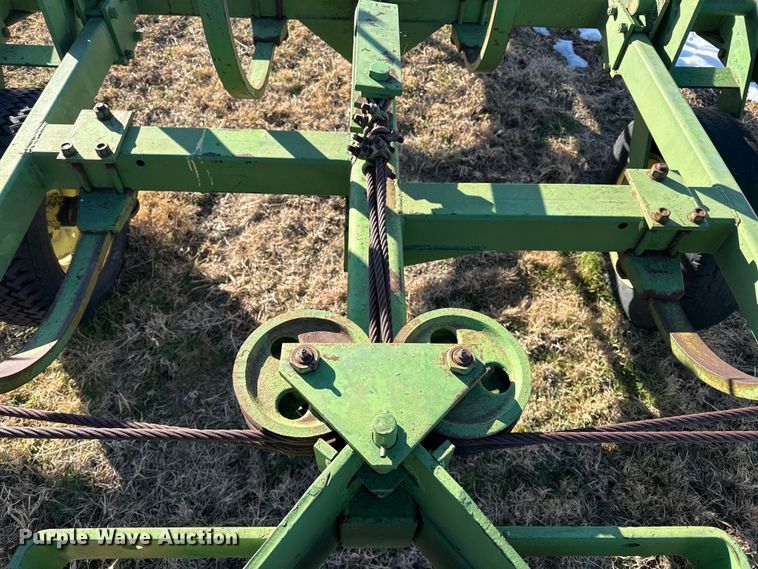 image for item EP2808 John Deere 200F chisel