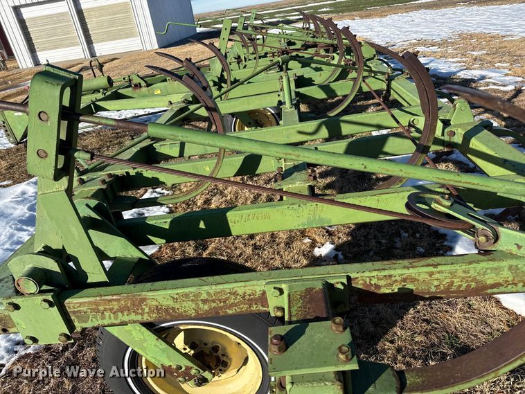 image for item EP2808 John Deere 200F chisel