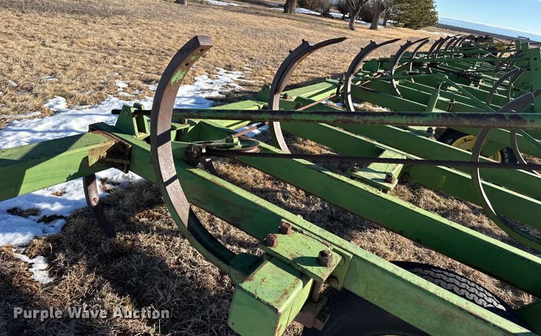 image for item EP2808 John Deere 200F chisel