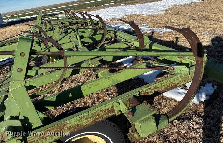 image for item EP2808 John Deere 200F chisel