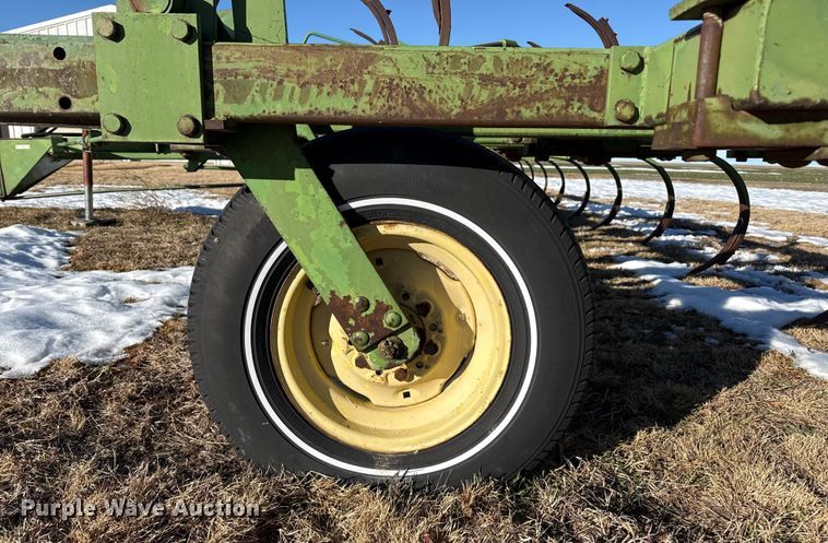 image for item EP2808 John Deere 200F chisel