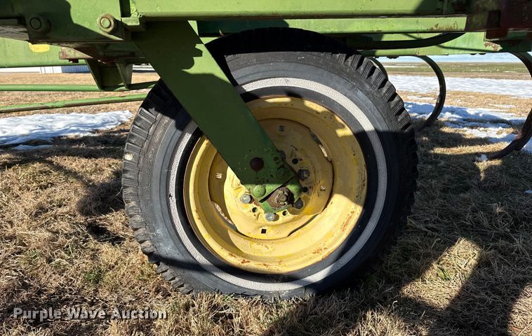 image for item EP2808 John Deere 200F chisel