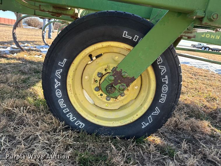 image for item EP2808 John Deere 200F chisel