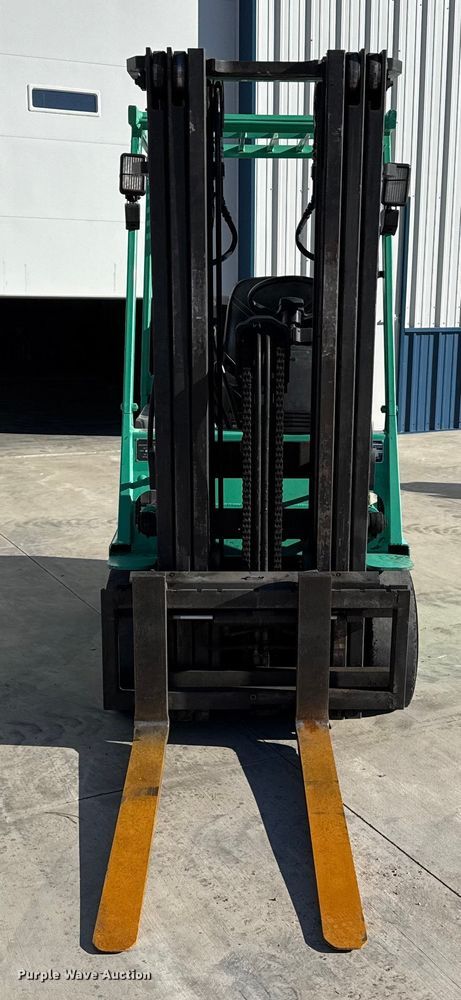 image for item EP2811 Mitsubishi FGC25 forklift